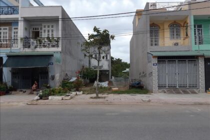 Bán đất mặt tiền đường 15m Bình Chánh