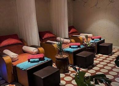 Sang nhượng cơ sở massage body