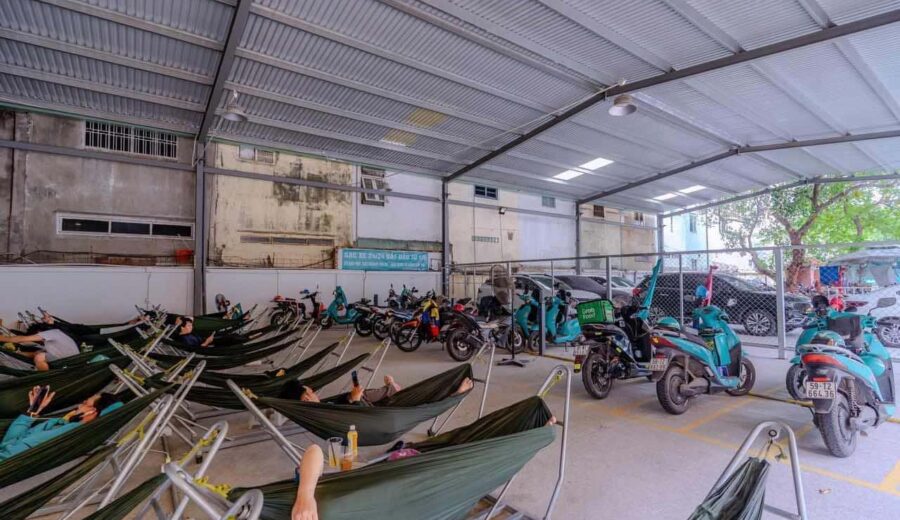 Sang nhượng quán cà phê kết hợp trạm sạc xe điện