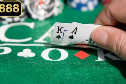 Luật Chơi Poker Cho Người Mới: Thứ Tự Bài Và 4 Vòng Cược